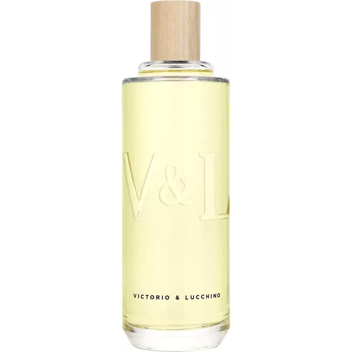 Aguas Esenciales - Pura Vida by Victorio & Lucchino perfume bottle