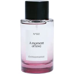 Nº 022 A Moment of Love